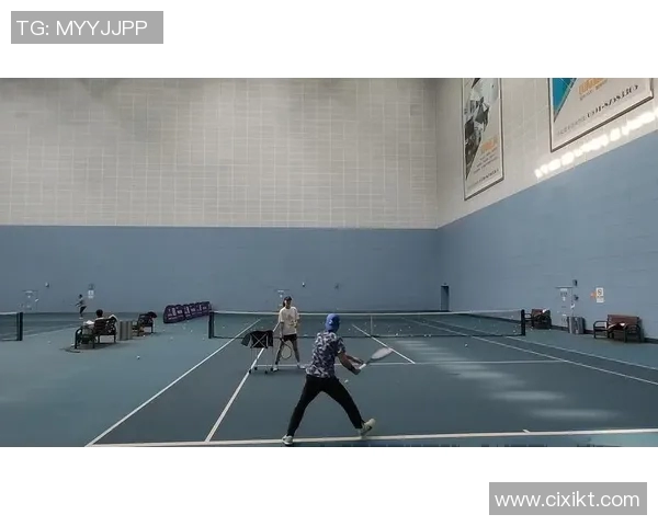 掌握网球节奏的秘诀新手必备的入门技巧与训练方法分享